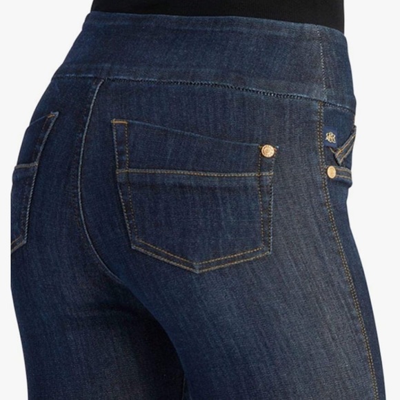 Rock & Republic RX Fever Pull-on Slimming Jeans - Picture 3 of 15
